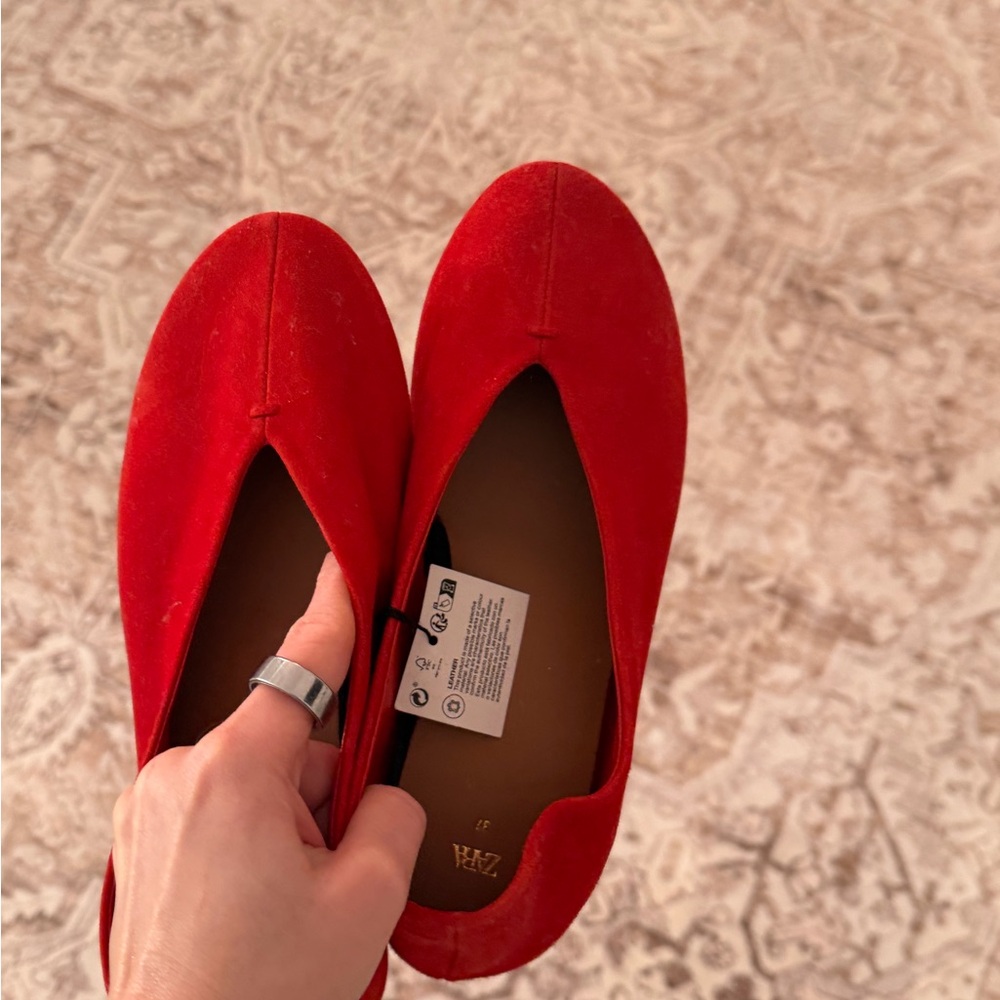 Zara Women's Bold Red Flats - Picture 7 of 8
